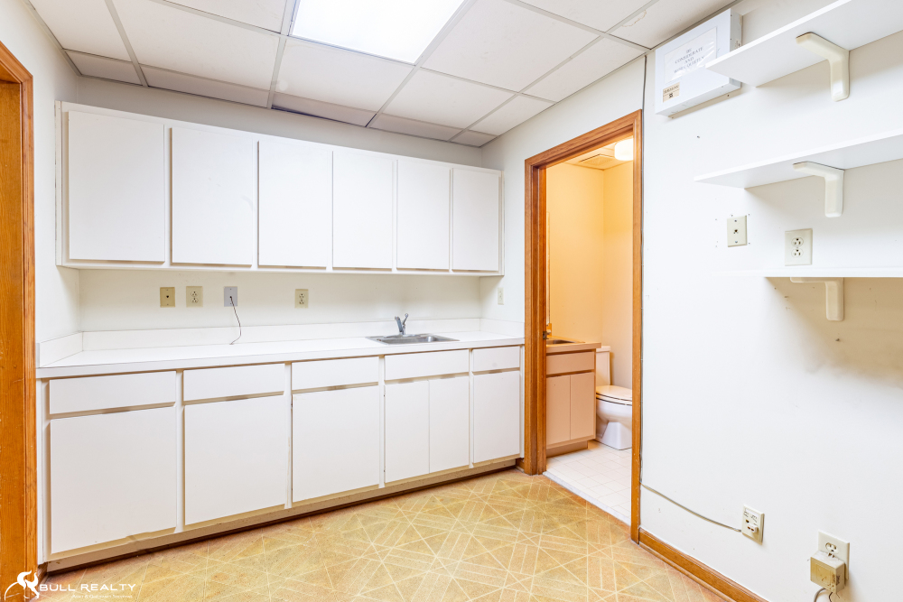 Medical Office Building Adjacent to Southern Regional Medical Center