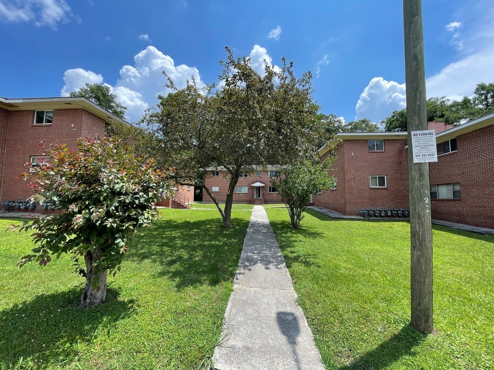 SOLD | 32-Unit Value Add Opportunity in Oakhurst Neighborhood